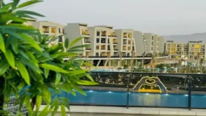 مميزات قرية سكاي سيتي الجلالة